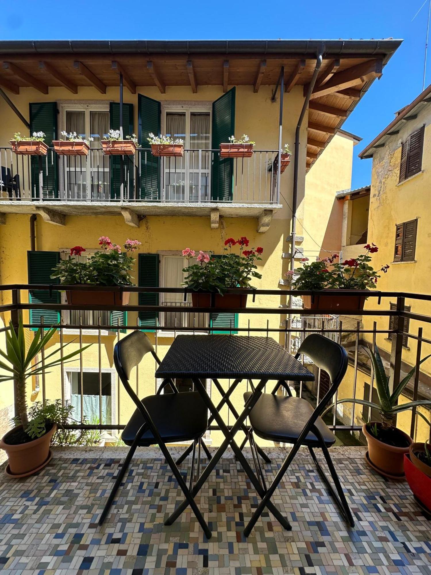 Apartment Jessy Baveno Bagian luar foto