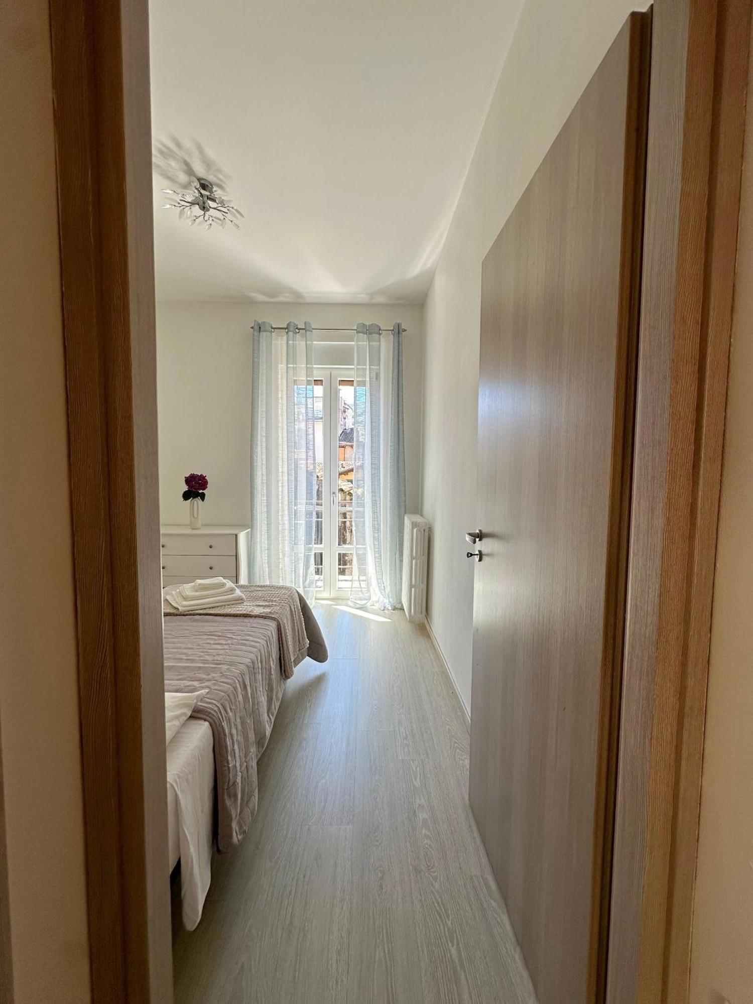 Apartment Jessy Baveno Bagian luar foto